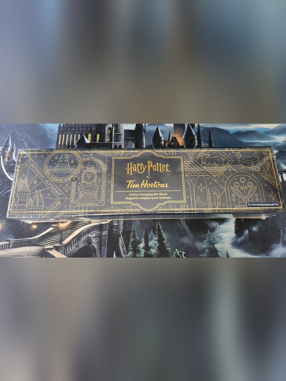 Harry Potter Tim Horton Colour Changing Stirn Wand NWT